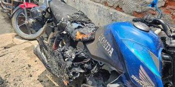 ২১ জুলাইয়ের সভায় না যেতে হুমকি! মারগ্রামে তৃণমূল নেত্রীর বাড়িতে আগুন লাগানোর অভিযোগ